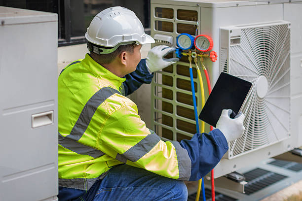 Professional Hvac technician working in San Antonio, TX